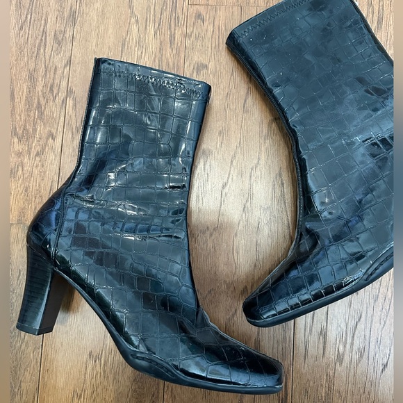 Vintage Black Croc-Embossed Faux Leather Mid Calf Square Toe Boots - Picture 1 of 7